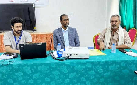 وكيل أول المهرة يدشن ورشة عمل حول إحصائيات النازحين والمهاجرين في المهرة