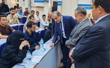 وزير الصحة ورئيس جامعة عدن يدشنان الدورة الامتحانية الأولى لتقييم الكفاءة المهنية للكوادر الصحية