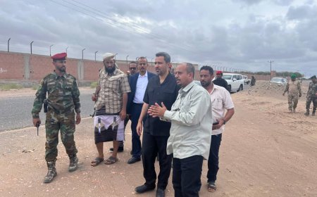 محافظ لحج " الحالمي " يعقد اجتماعاً مع قيادة مؤسسة المياه والصرف الصحي ويتفقد مشروعي الصرف الصحي وحقل وادي خير