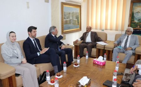محافظ البنك المركزي يلتقي سفير الاتحاد الأوربي لدى اليمن