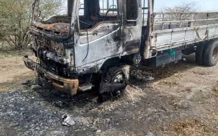  مجهولون يحرقون شاحنة مواطن في المخا