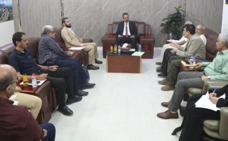 لقاء يناقش أوضاع الطرق والمشاريع المتعثرة في أبين وسبل تسريع إنجازها