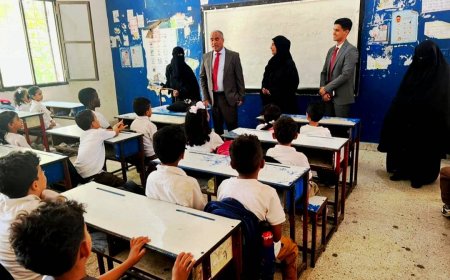 وزير التربية والتعليم (العبادي) يتفقد العملية التعليمية في عدد من المدارس في العاصمة عدن
