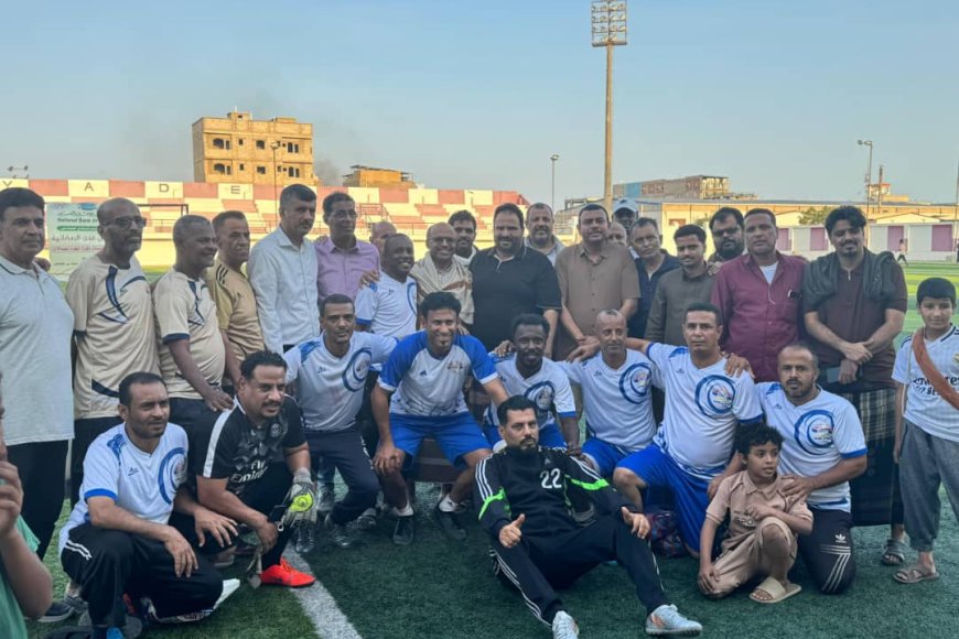 فريق النفط يتفوق على البنك الأهلي في بطولة الكرة الخماسية بعدن بحضور وزير النفط والمعادن