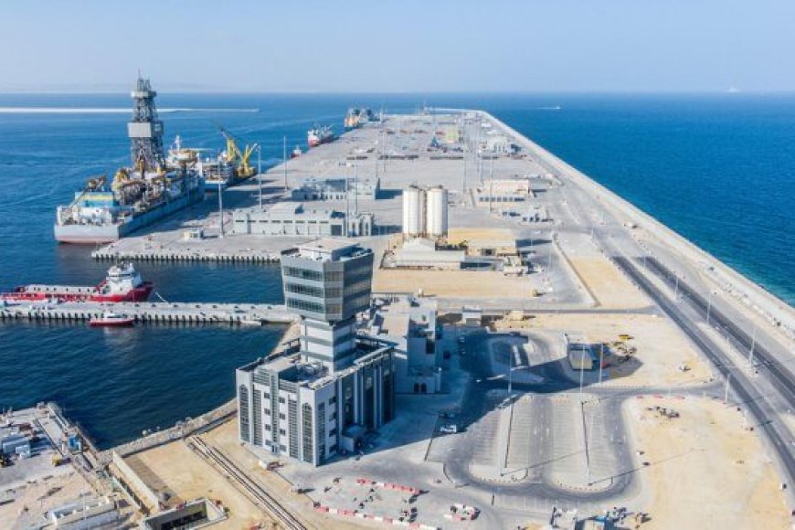 تعرض ميناء الدقم في سلطنة عمان لاستهداف بطائرتين مسيرتين