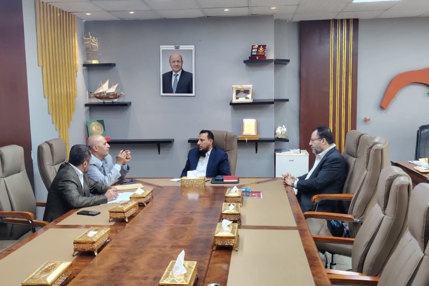 وزير الدولة محافظ العاصمة عدن يبحث مع وزيري الكهرباء والمياه استقرار الخدمات والاستعدادات للصيف