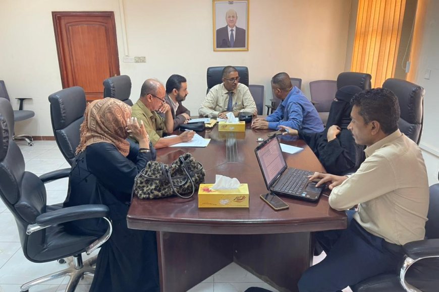 برئاسة السقاف.. مطابع الكتاب المدرسي & الإدارة التنفيذية بعدن &nbsp;تفتح مظاريف مناقصة توريد الورق لعام 2026