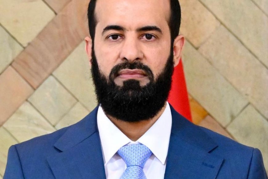 قائد كتيبة الإسناد الإداري بالفرقة الخامسة عمالقة يهنئ الدكتور الرباش بمناسبة تعيينه محافظًا لمحافظة أبين