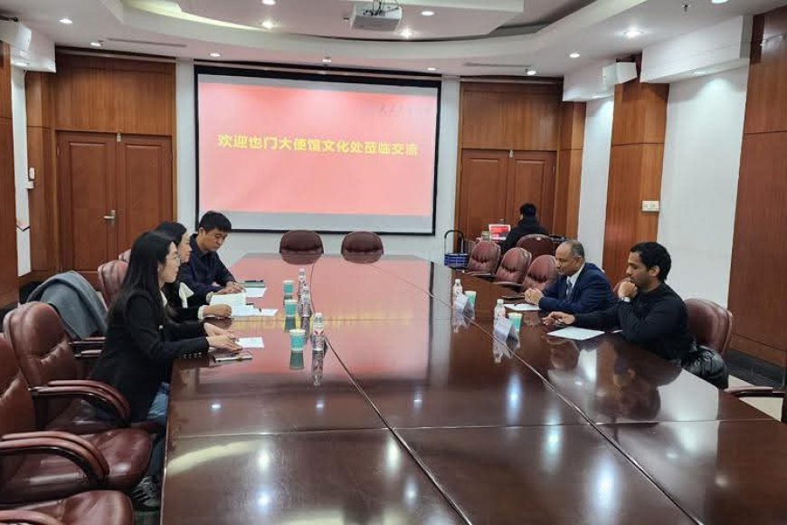 المستشار الأحمدي يبحث تعزيز التعاون الأكاديمي والبحثي مع جامعتي داليان للتكنولوجيا والاتصالات.