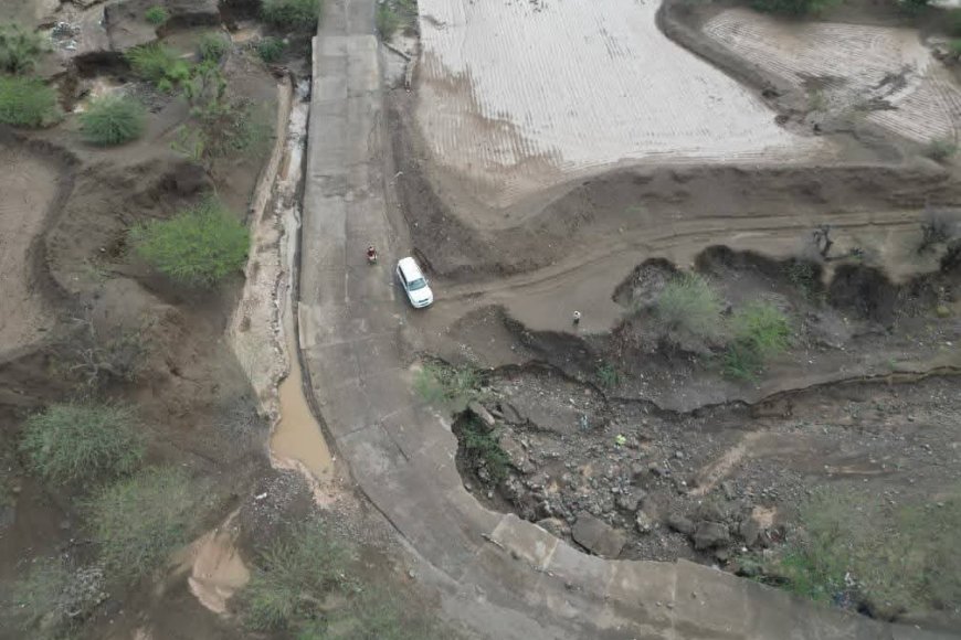 بتوجيهات وزير الأشغال العقربي:انطلاق صيانة جسر المكازمه بتعز بعد الأمطار والسيول.. جهود عاجلة لضمان سلامة المواطنين وحركة النقل