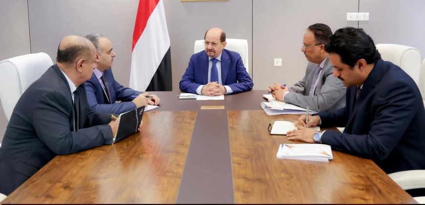 رئيس الوزراء يلتقي برئيسي مصلحتي الضرائب والجمارك