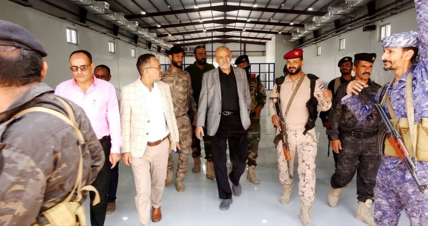 محافظ تعز يطّلع على سير العمل بمكتب الصحة ومستشفى الأمراض النفسية وأعمال تأهيل المخازن