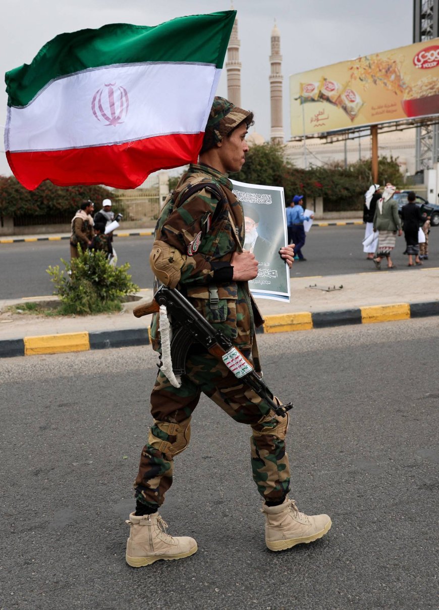لماذا تريث الحوثيون رغم احتدام الحرب على إيران؟