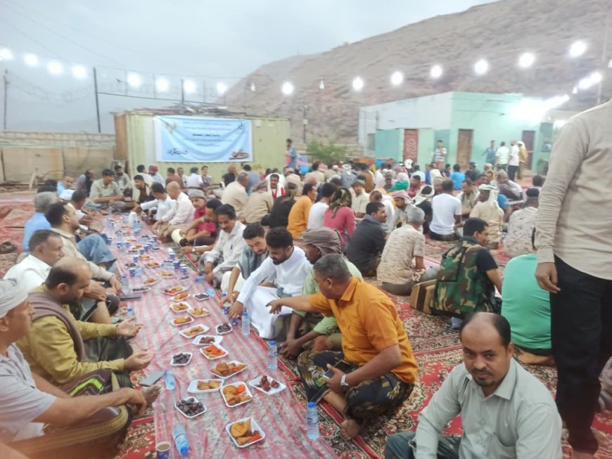  نقابة موظفي مؤسسة موانئ البحر العربي تقيم الإفطار الجماعي بميناء المكلا