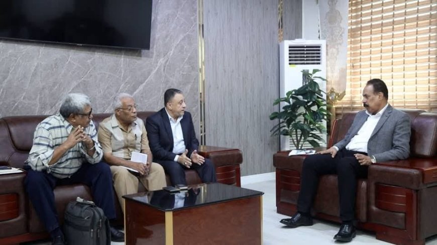 وزير الأشغال يناقش مع قيادة السلطة المحلية بمحافظة أبين عدداً من المشاريع الخدمية والتنموية