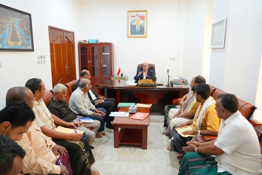 عضو مجلس القيادة محافظ حضرموت يلتقي مدراء عموم المديريات ويناقش احتياجاتها الخدمية والتنموية