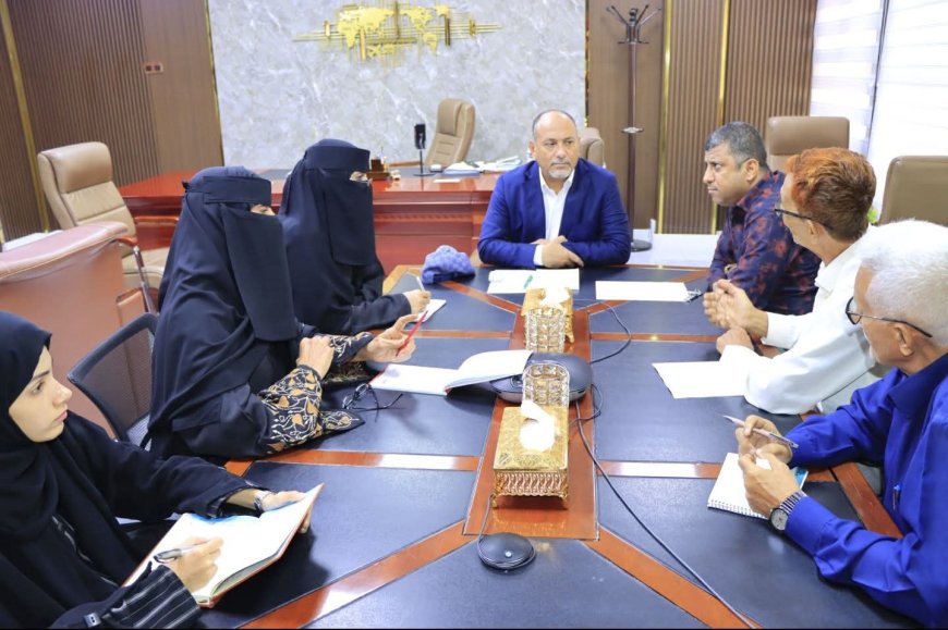 نائب وزير الصناعة يؤكد استقرار الأسواق وتوفر السلع الغذائية ويشدد على تسهيل إجراءات دخول الشحنات