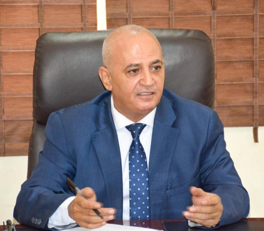 وزير المياه يناقش خرائط المياه الجوفية في تعز 