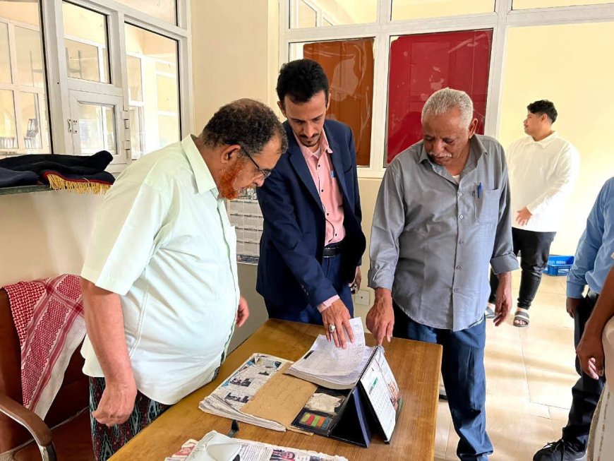 وكيل حضرموت الجيلاني يتفقد الانضباط الوظيفي في عدد من المرافق الحكومية بعد إجازة عيد الفطر المبارك