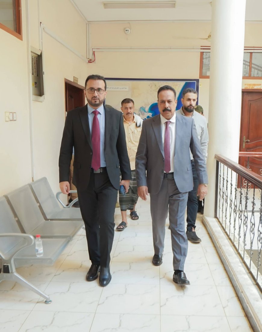 وزير الخدمة المدنية يتفقد مستوى الانضباط في عدد من الوزارات عقب انتهاء إجازة عيد الفطر