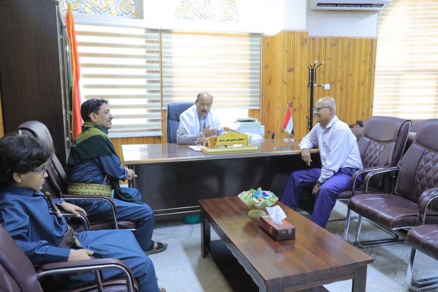 الوكيل بارباع يستقبل المهنئين من مدراء العموم المكاتب التنفيذية وموظفي الديوان في أول يوم دوام 