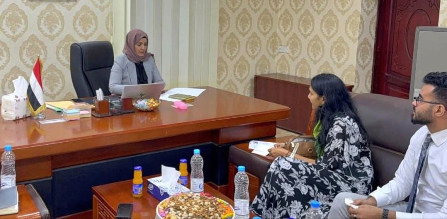 وزيرة الشؤون القانونية تبحث مع فريق عقوبات مجلس الأمن تعزيز التنسيق المشترك