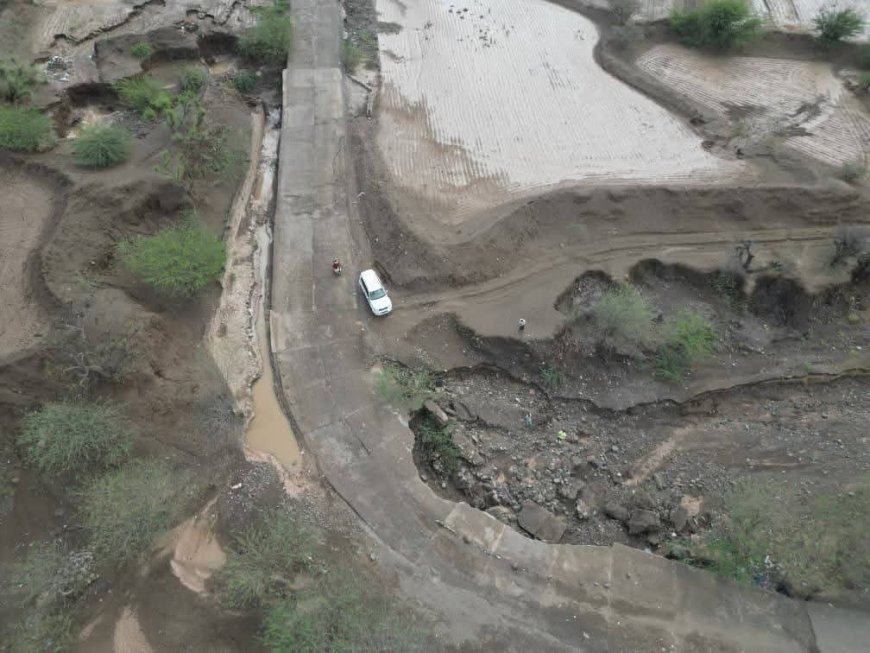 بتوجيهات وزير الأشغال العقربي:انطلاق صيانة جسر المكازمه بتعز بعد الأمطار والسيول.. جهود عاجلة لضمان سلامة المواطنين وحركة النقل