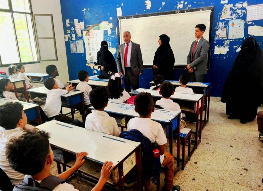 وزير التربية والتعليم (العبادي) يتفقد العملية التعليمية في عدد من المدارس في العاصمة عدن
