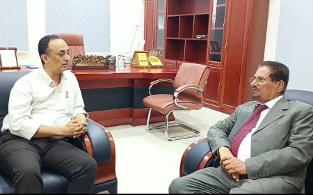 مدير عام صحة عدن يناقش مع وكيل المحافظة عبدالحكيم الشعبي أوضاع القطاع الصحي