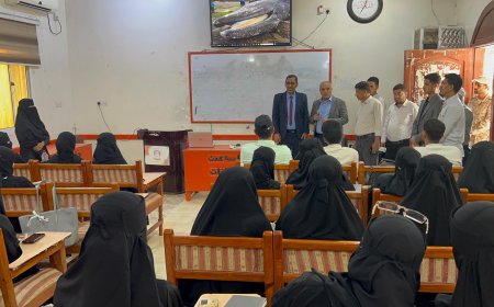 وزير التربية والتعليم (العبادي) يبحث مع عمادة كلية اللغات بجامعة عدن سبل تعزيز الشراكة الأكاديمية