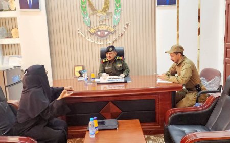 مدير عام شرطة شبوة يبحث مع رئيسة اللجنة الوطنية للمرأة تعزيز دور الشرطة النسائية