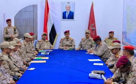 وزير الدفاع يشيد بدور هيئة العمليات في إدارة المعركة الوطنية