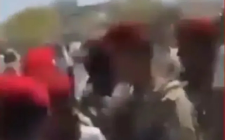 فيديو صادم لعملية اغتيال (رئيس دولة عربية) بقذائف الهاون لحظة هبوط طائرته