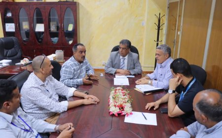 الشاذلي يترأس اجتماعًا موسعًا لاستكمال مشروع الصرف الصحي من خورمكسر إلى التواهي ويشدد على سرعة الإنجاز والالتزام بالمعايير