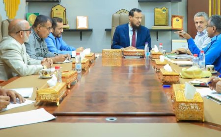 المحافظ شيخ يناقش مع قيادتي الأشغال وشرطة السير سبل تطوير العمل ومعالجة إشكاليات الطرق