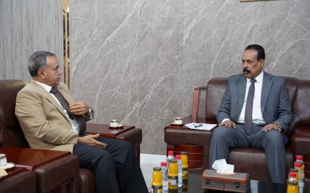 وزير الأشغال يناقش مع رئيس جامعة عدن تعزيز الشراكة وتطوير البنية التحتية