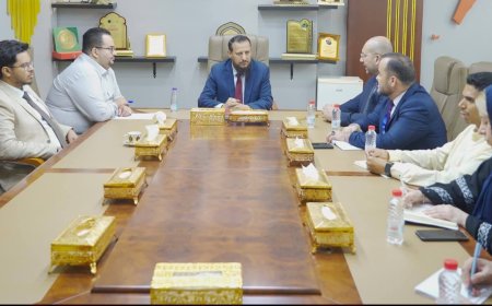 محافظ العاصمة عدن يبحث مع وفد المنظمة الدولية للهجرة تعزيز التنسيق والتعاون المشترك وتسريع برامج العودة الطوعية للمهاجرين غير الشرعيين 