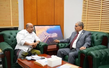 عضو مجلس القيادة محافظ حضرموت يطلع على أوضاع جامعة حضرموت وجهود تطوير العملية التعليمية