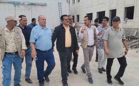 بتوجيهات وزير الدولة - محافظ العاصمة عدن - عبدالرحمن شيخ..مدير عام المنصورة يتفقد الأعمال النهائية بمشروع بناء مخازن اللقاحات