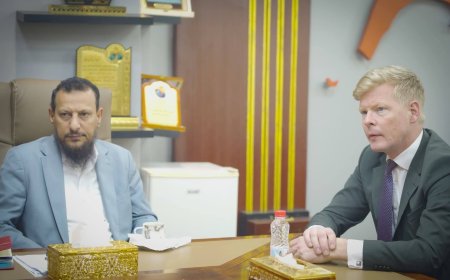 المحافظ عبدالرحمن شيخ يبحث مع المبعوث الأممي مستجدات الأوضاع في العاصمة عدن وجهود السلام