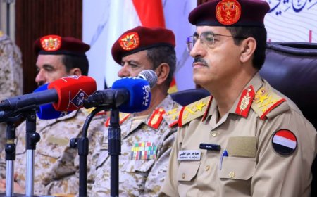 وزير الدفاع يشيد بالجاهزية القتالية للمنطقة العسكرية السابعة ويؤكد دورها المحوري في معركة استعادة الدولة