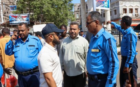 حملة ميدانية لتنظيم حركة السير والأسواق بمديرية صيرة بعدن