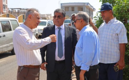 الشاذلي يشرف ميدانيًا على التحضير لحملة نظافة في المعلا ويوجّه بتكثيف الأعمال ورفع المخلفات