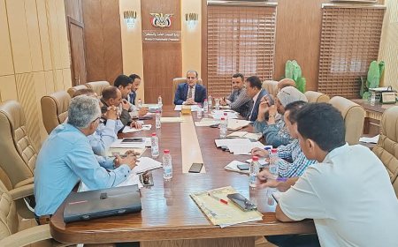 وزير الصحة يرأس اجتماع المجلس العام للمعاهد الصحية في عدن