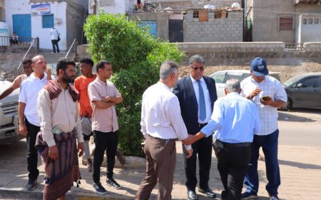 الشاذلي يشرف ميدانيًا على حملة النظافة في المعلا ويوجّه بتكثيف الأعمال ورفع المخلفات