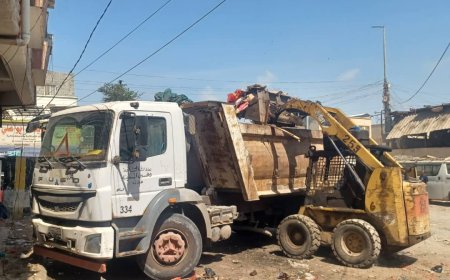 لليوم الثاني.. استمرار حملة النظافة وفتح الطريق في شارع الثقافة بخورمكسر