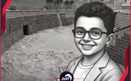 بالفيديو مؤثر ومحزن!!.. لحظة العثور على جثمان الطفل (أيلول) الذي جرفته السيول بتعز