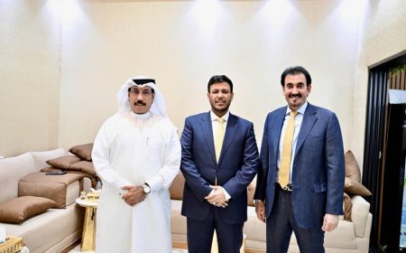 لقاء ودي يجمع الدكتور عبدالله العليمي وهاني البيض لبحث دعم الحوار الجنوبي