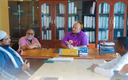 مدير تربية صيرة يناقش مع مؤسسة الهجرة سبل تحسين العملية التعليمية بالمديرية