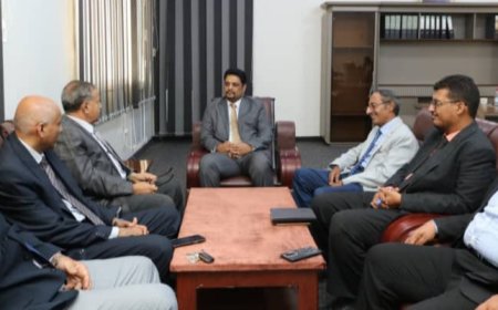 وزير التعليم الفني ورئيس جامعة عدن يناقشان تعزيز التعاون لتطوير العملية التعليمية والتدريبية